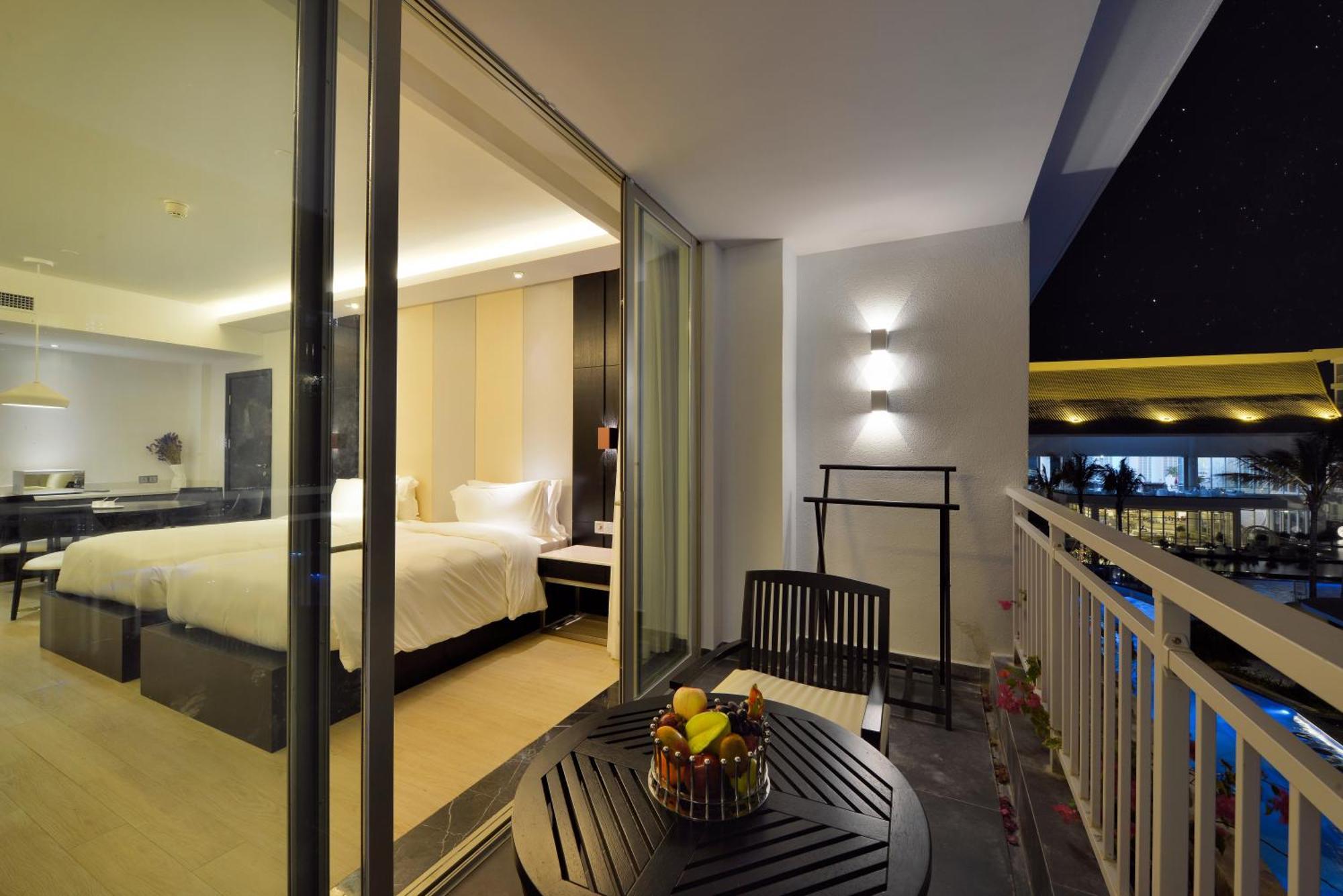 Palace Resort Villas Yalong Bay Sanya Exterior photo